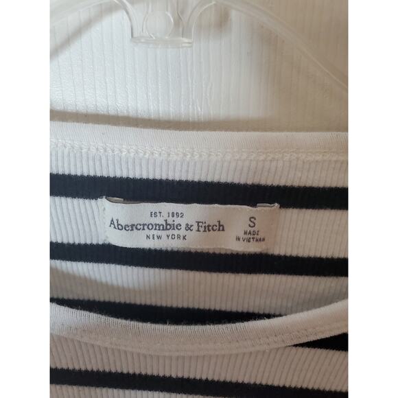 Abercrombie & Fitch Black/White Striped Crop Henley, Small - Picture 5 of 6